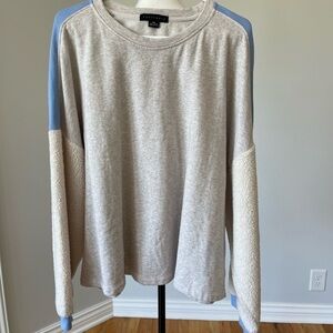 Sanctuary XXL sweatshirt with faux sherpa sleeves